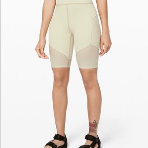 Lululemon Lab Kuka Shorts 10" - Size 6